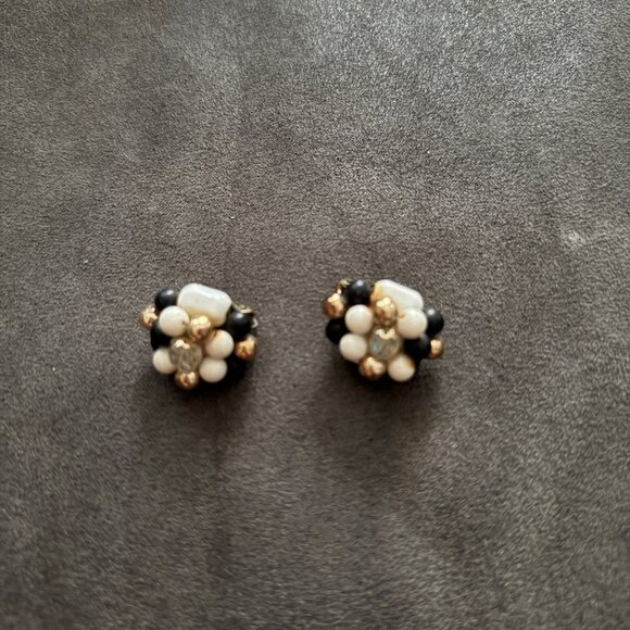 Vintage Cluster Clip-On Earrings Black White Gold Beads Retro Costume Jewelry - Picture 1 of 5